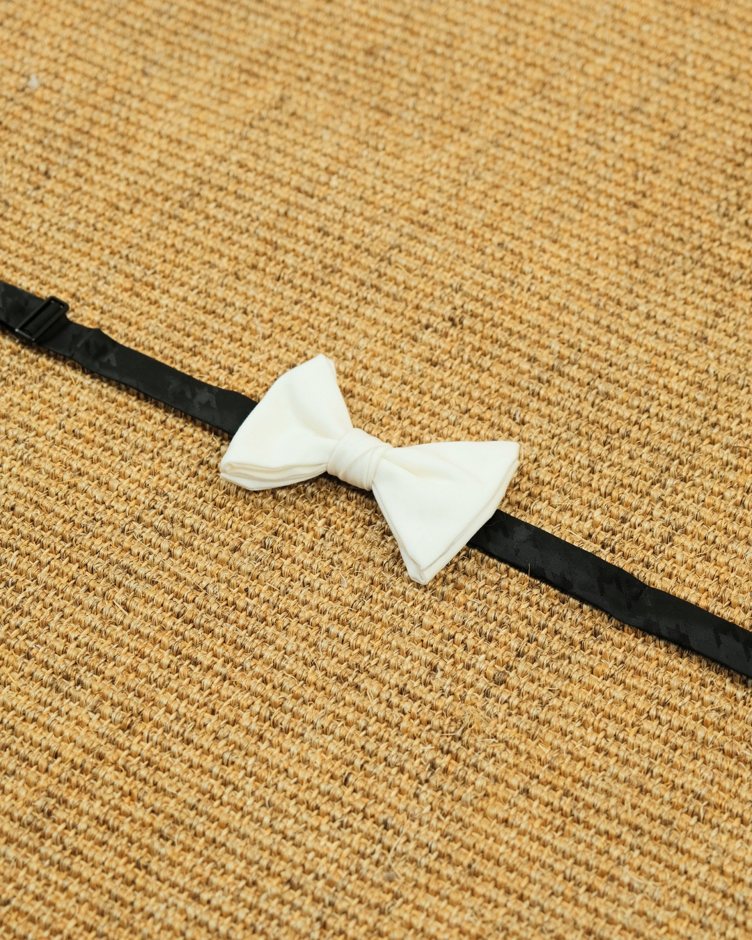 HIATUS Ivory Ribbed Bowtie